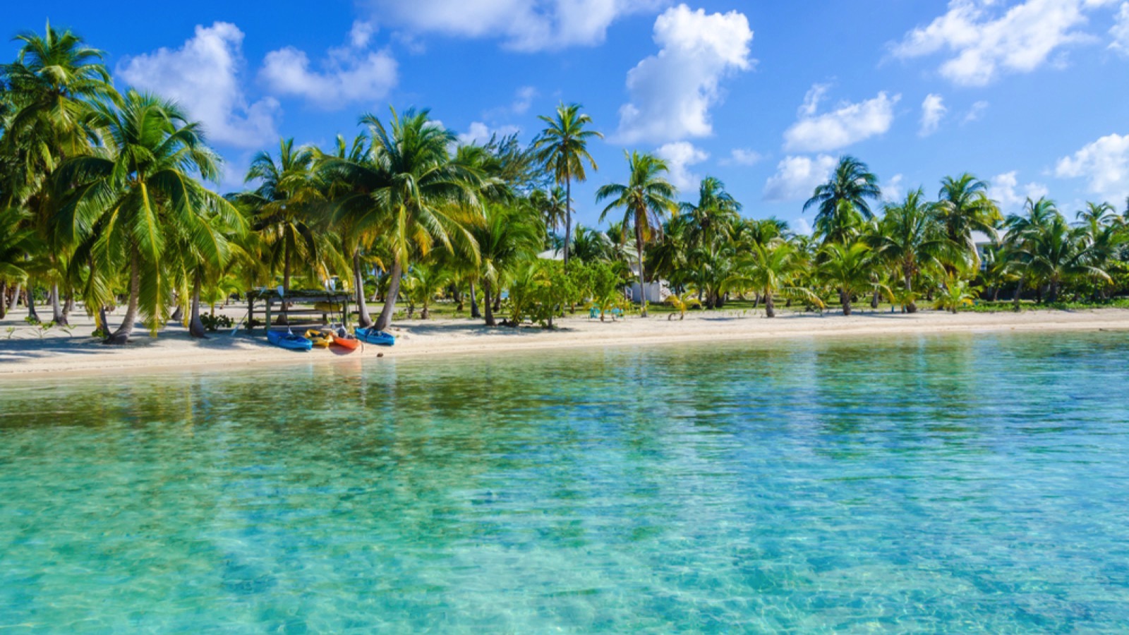 Belize Cayes - Small tropical island at Barrier Reef with paradise beach - known for diving, snorkeling and relaxing vacations - Caribbean Sea, Belize, Central America