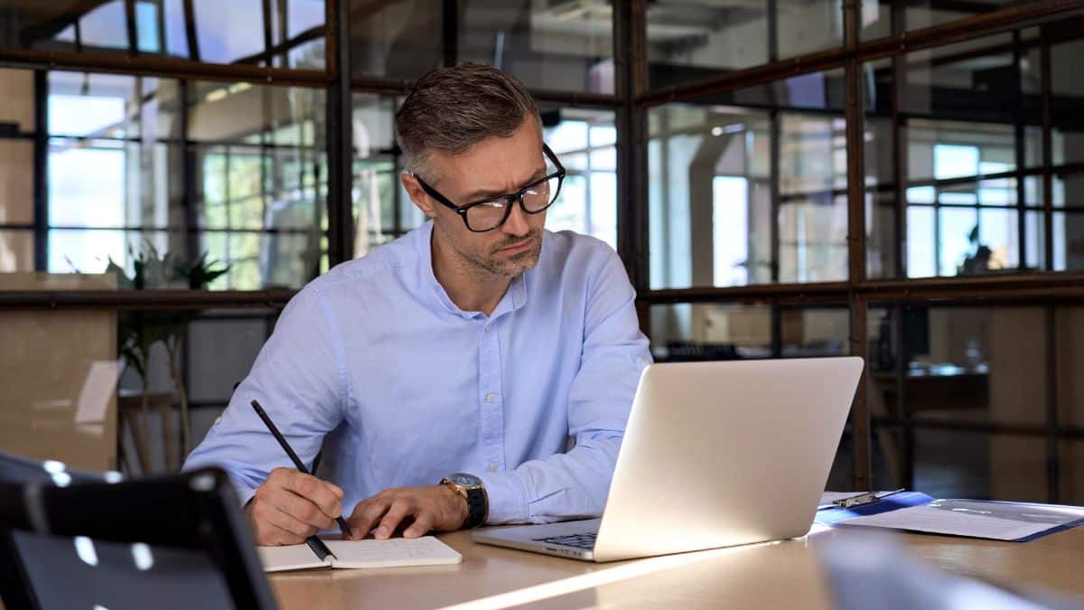 Man working in laptop