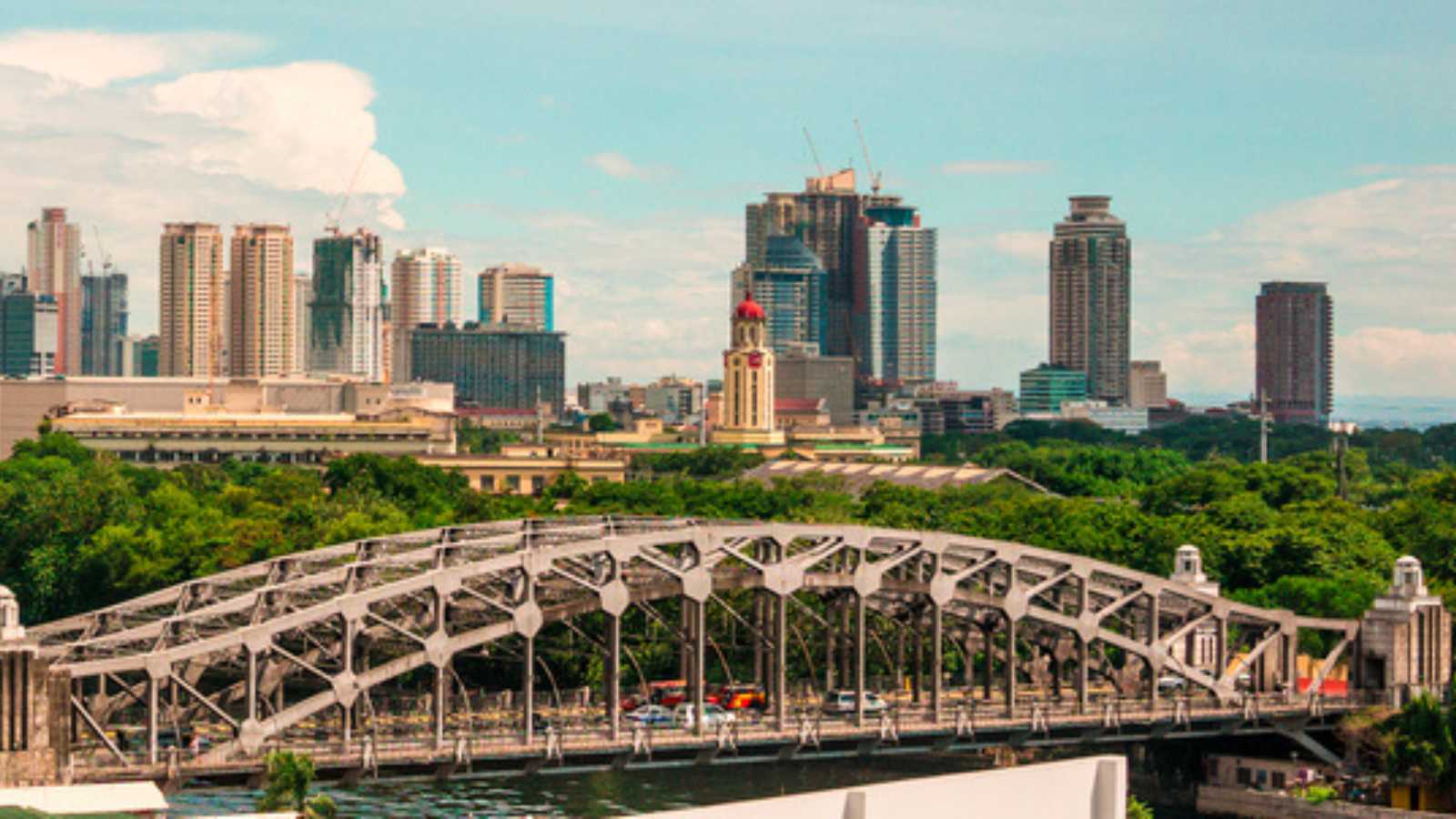 Quezon Bridge, Manila Skyline