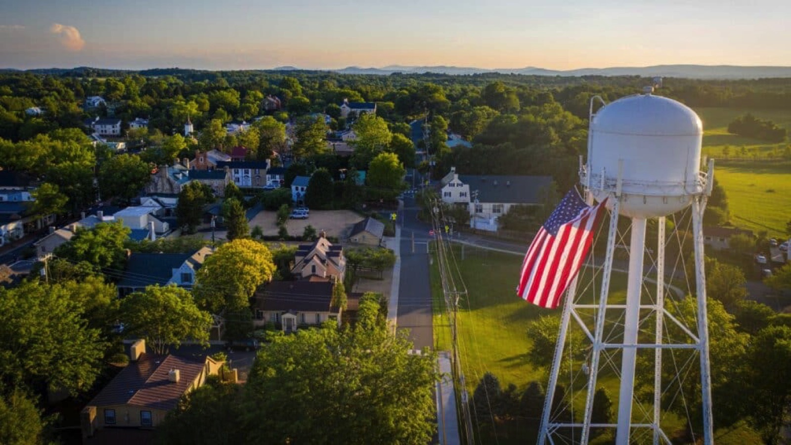 city of Middleburg, VA is one of the small towns in america