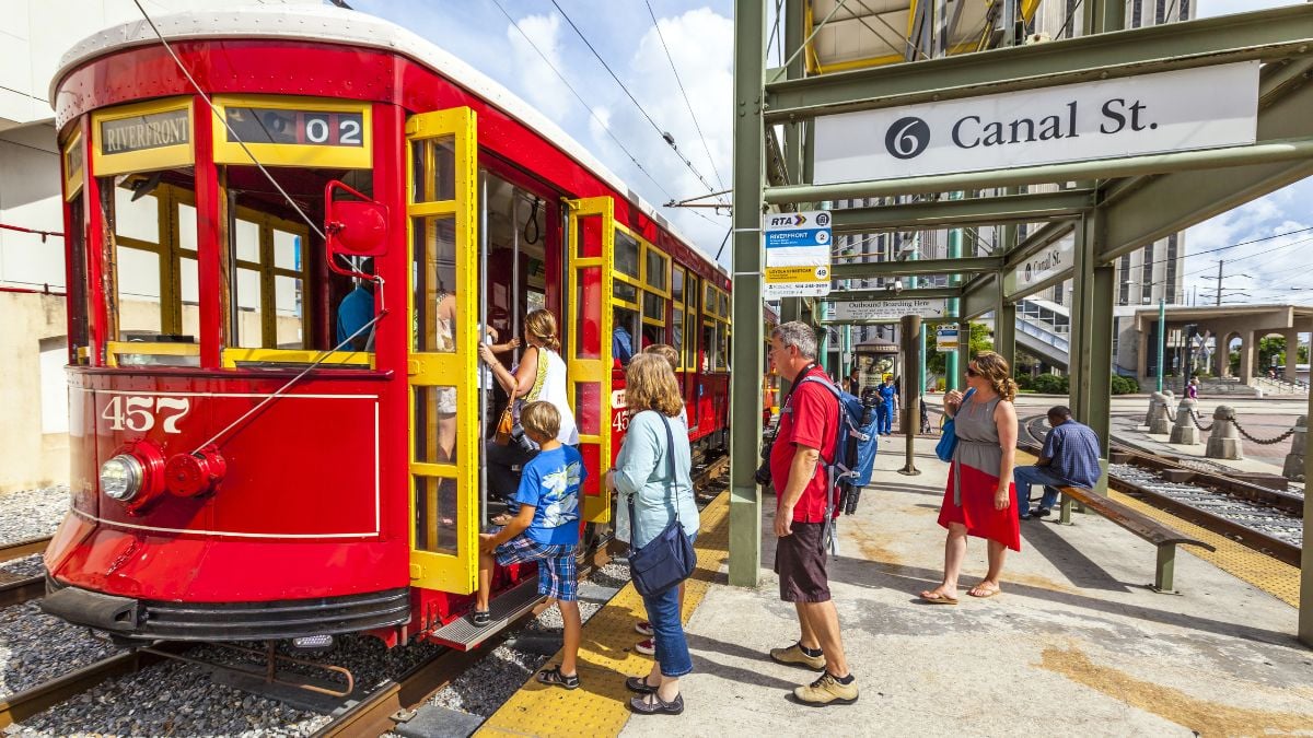 new-orleans-streetcar