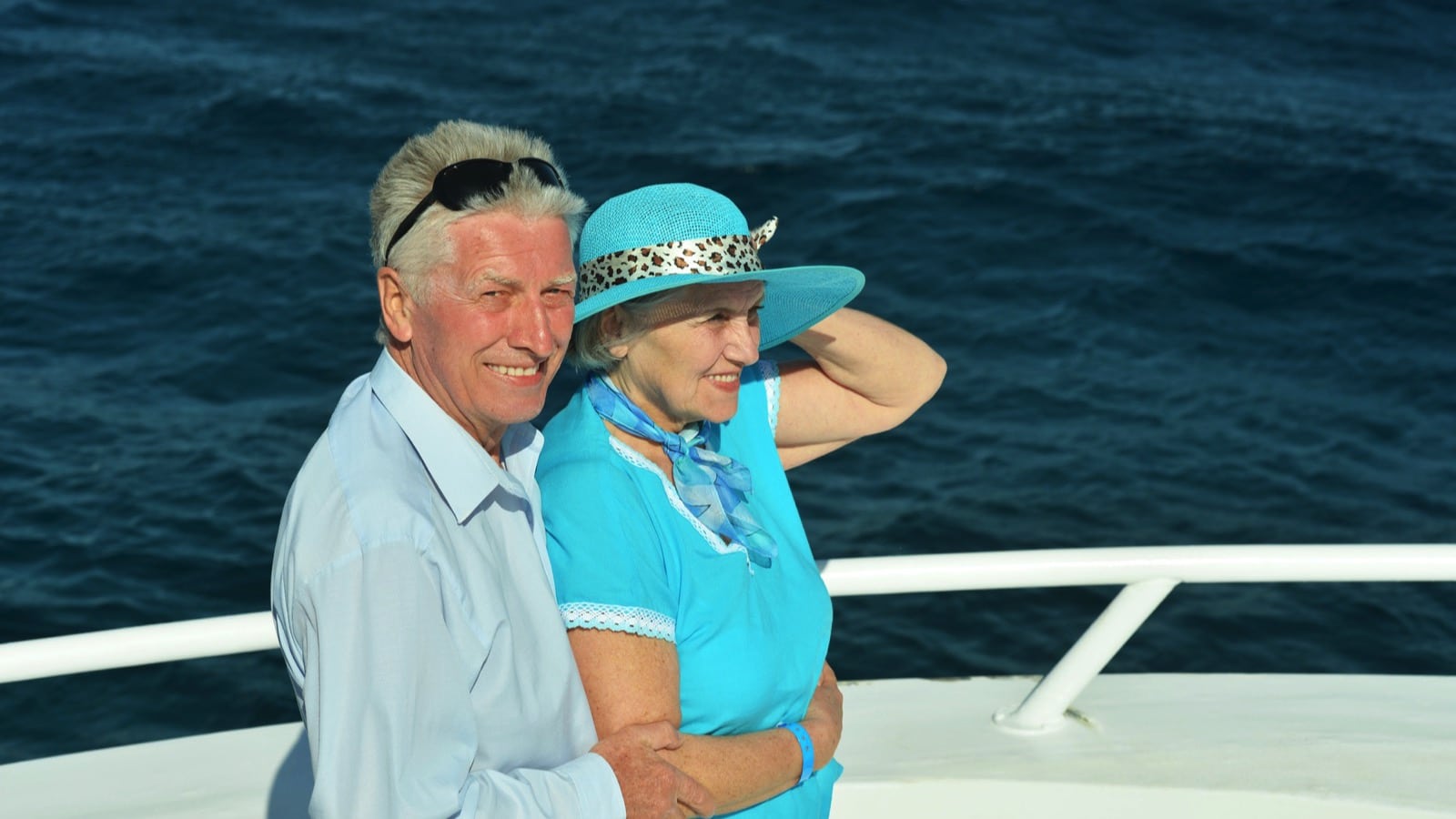 Old-couple-in-cruise