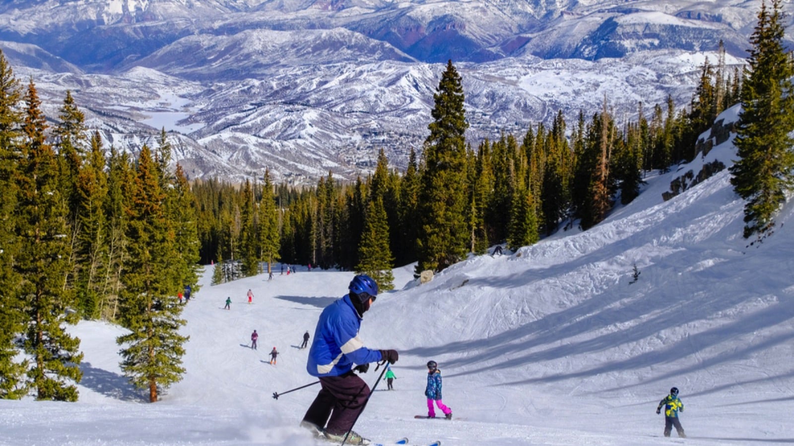 Skiing-in-Aspen-Colorado