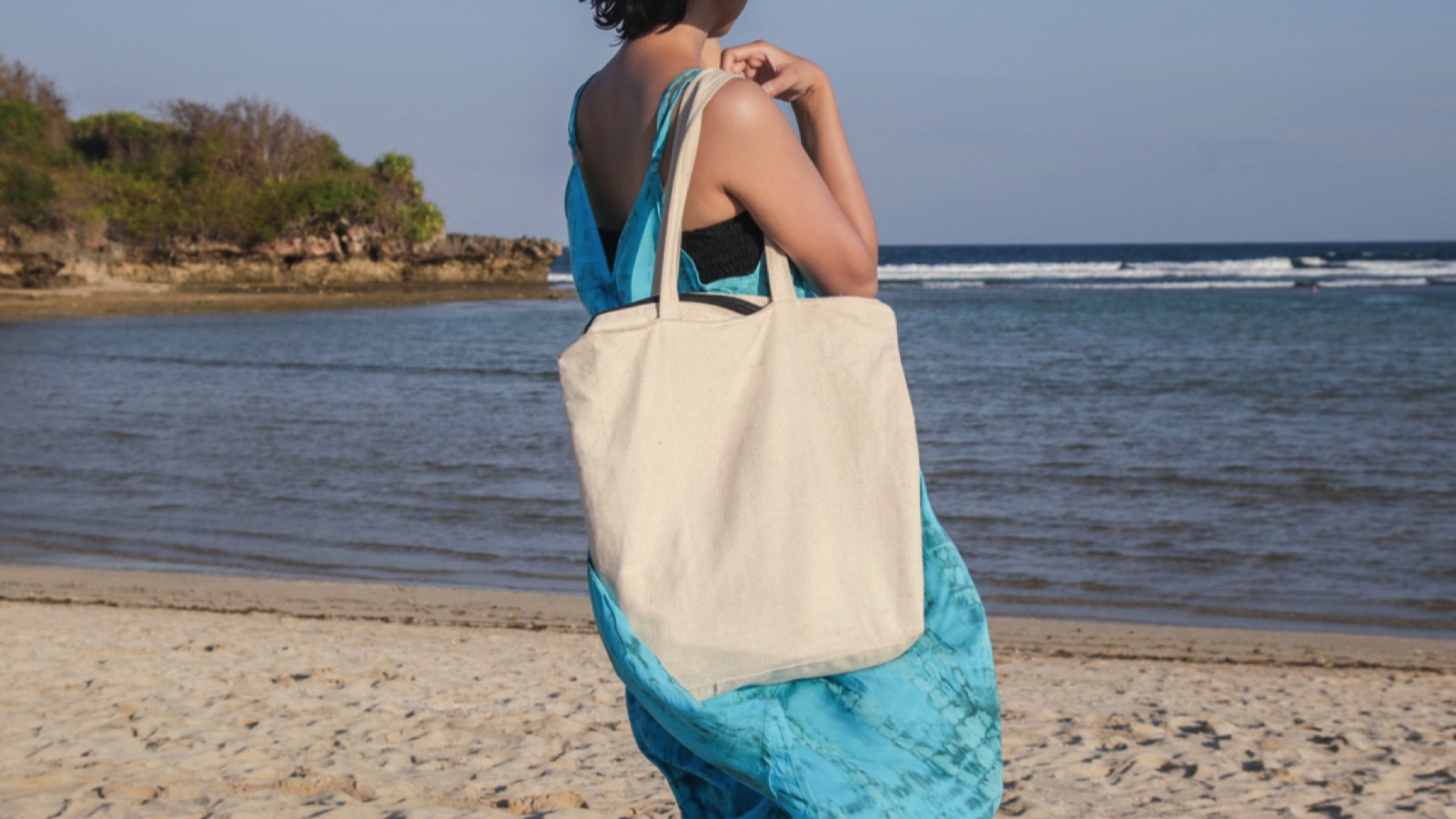 Woman traveler with Tote Bag