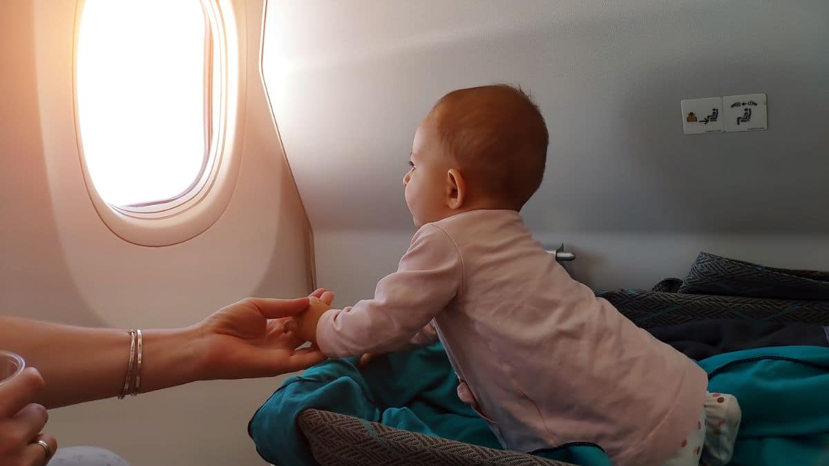 baby-on-plane