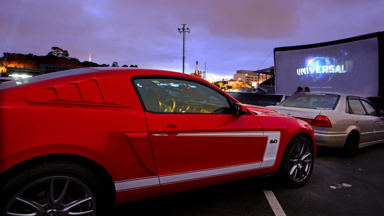 drive in movie theatre