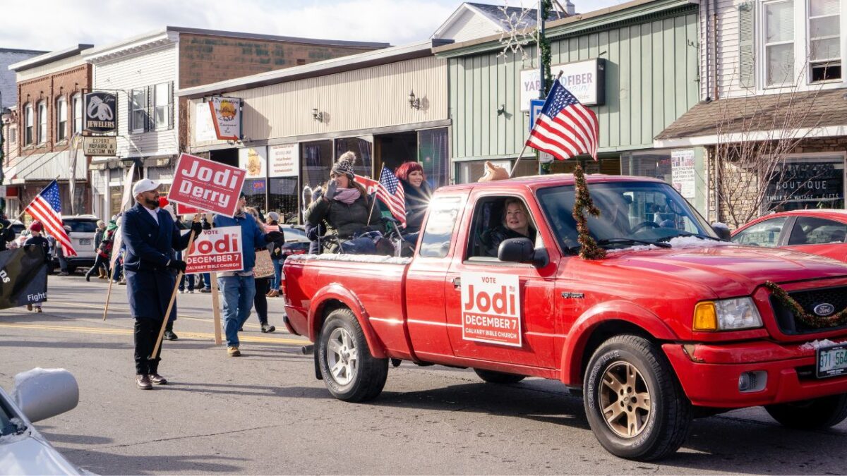 Derry Annual Nutfield Holiday Parade