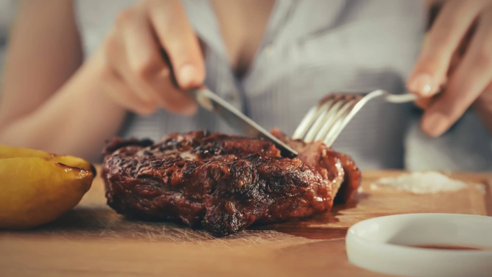 Eating-with-silverware